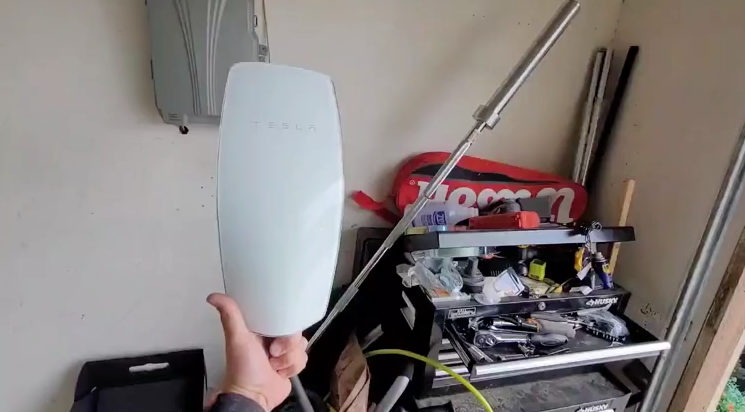 Nunez-Electric-and-solar-ev-charger-video-poster4